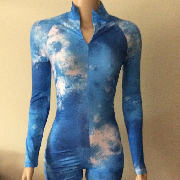 Fitted romper. - Picture 2 of 6